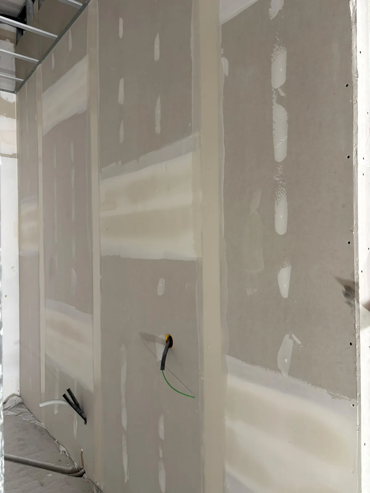 Tratamiento y alisado de pared